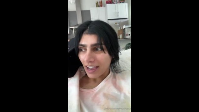 Mia khalifa nude livestream leaked - Baddietube.com